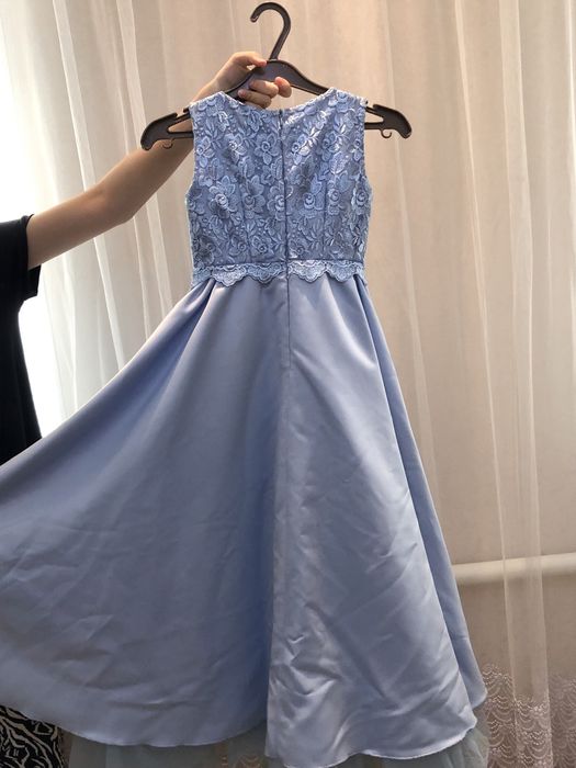 светло голубое бальное платье