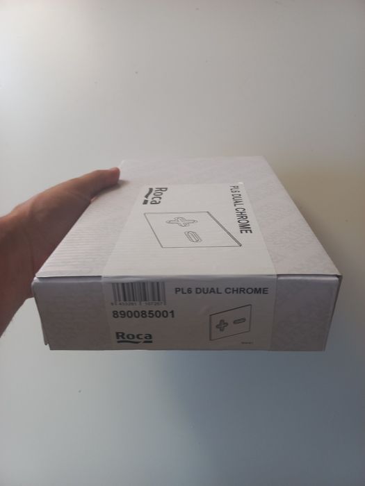 Бутони за тоалетна Roca за вградена конструкция