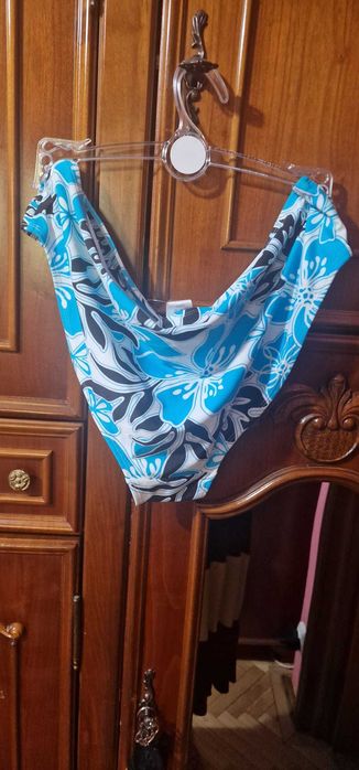 Vand costum de baoe nou