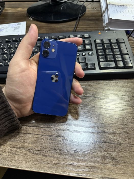продам Iphone 12 mini
