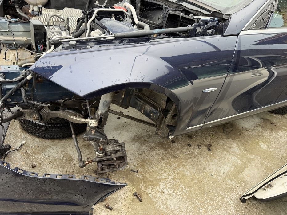 Калник Mercedes benz C class W204 ляв десен калници мерцедес ц класа в204 седан комби