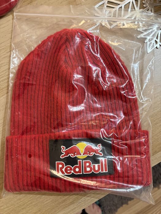 Зимна шапка на Red Bull freeride teams