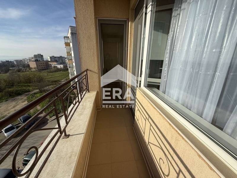 Двустаен апартамент с панорамна гледка в жк Владиславово град Варна