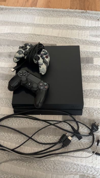 Ps4 с две конзолки и две игри