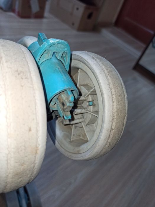 Продам коляску трость