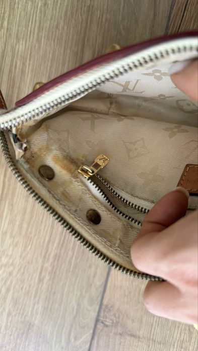 Geanta umar Louis vuitton
