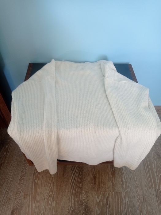 Продавам използвани дрехи.