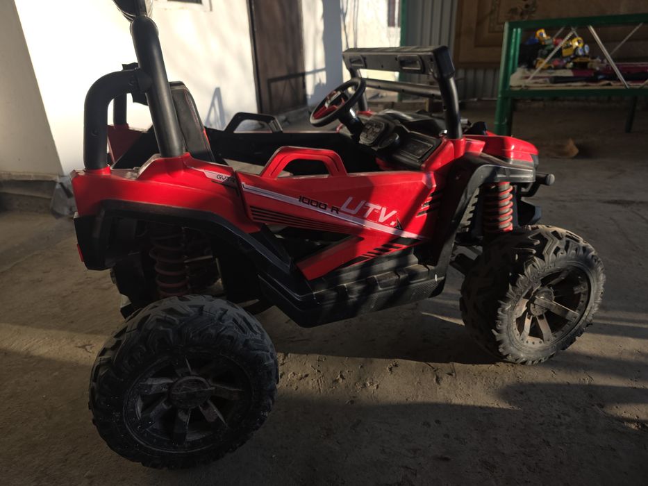 Продам детскую машинку баги почти новая