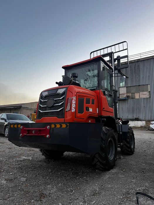 Погрузчик вилочный 4х4 3тонны