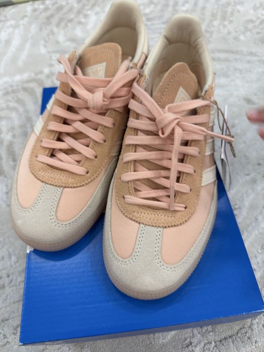 Продам новые кроссовки adidas spezial 38 размер