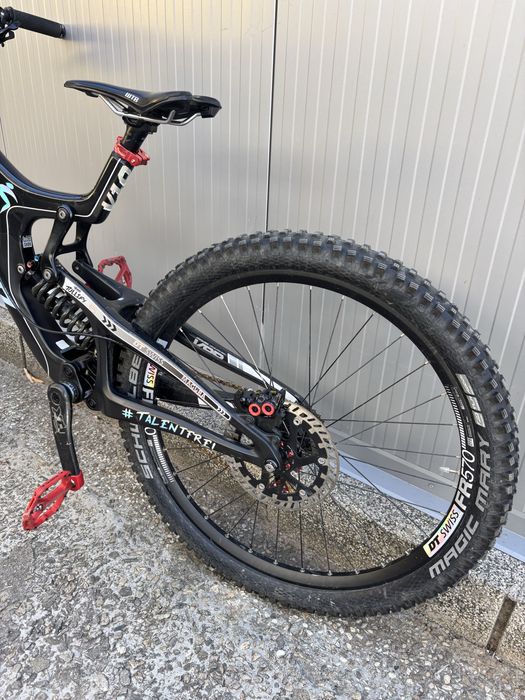 Колело Santa Cruz V10 carbon DH