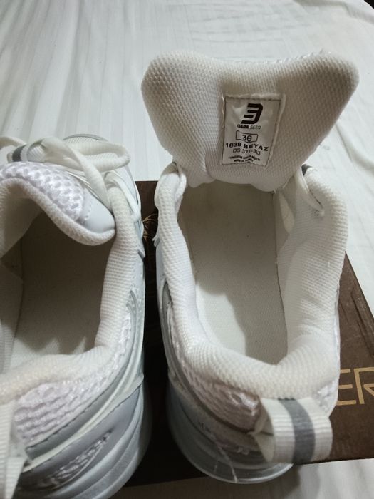 Adidași Dark Seer, Nr.36