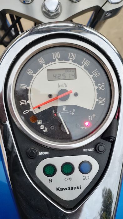 Motocicletă Kawasaki VN900 cu ataș