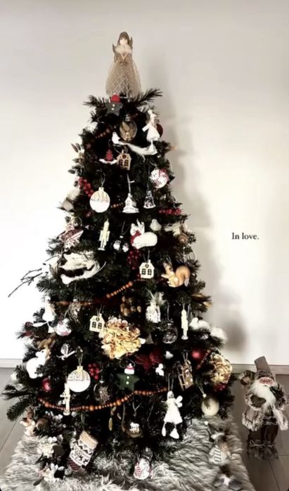 Brad artificial cu conuri 180cm