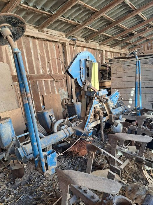 Semănătoare porumb/floarea-soarelui SPC 4 - păstrată în garaj