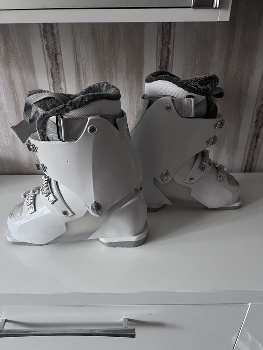 Продам лыжные ботинки 40 размер