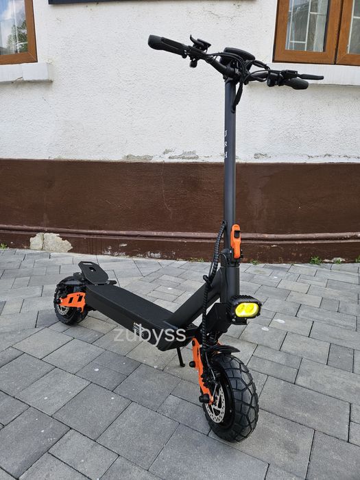 Trotineta 2 motoare 2x650w 48v baterie 13Ah  viteza 55km/h