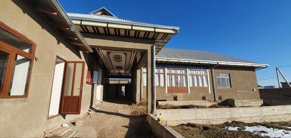 Uy sotiladi yangi qurulgan