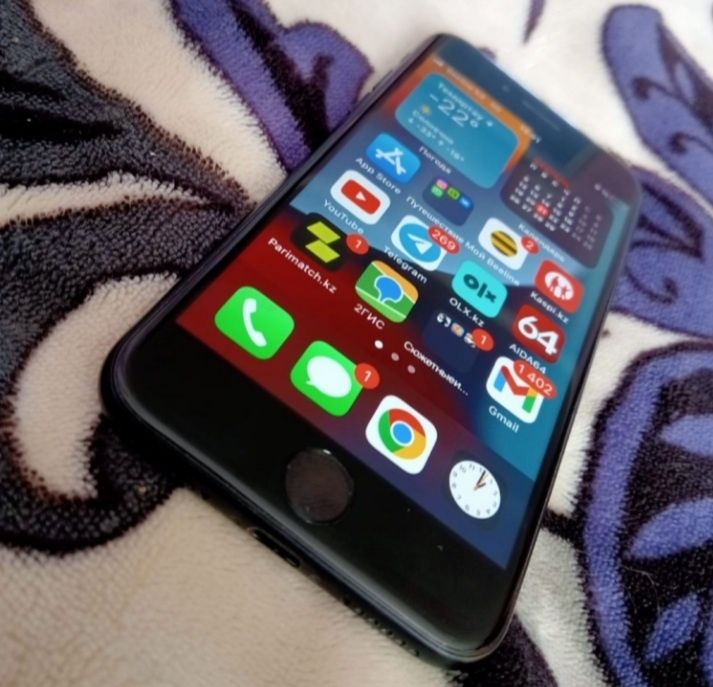 Айфон 7 продам .