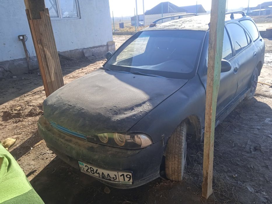 Машина hundai Lantra 2.0 обьем