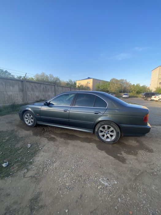 Машина BMW-520i рестайлинг