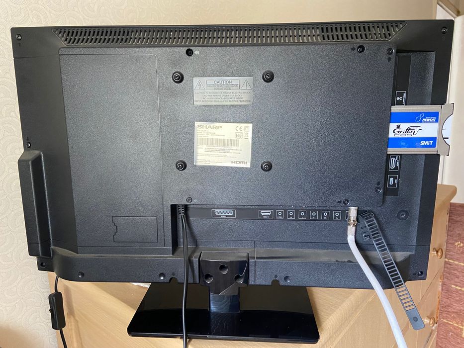 Телевизор Sharp 22 инча