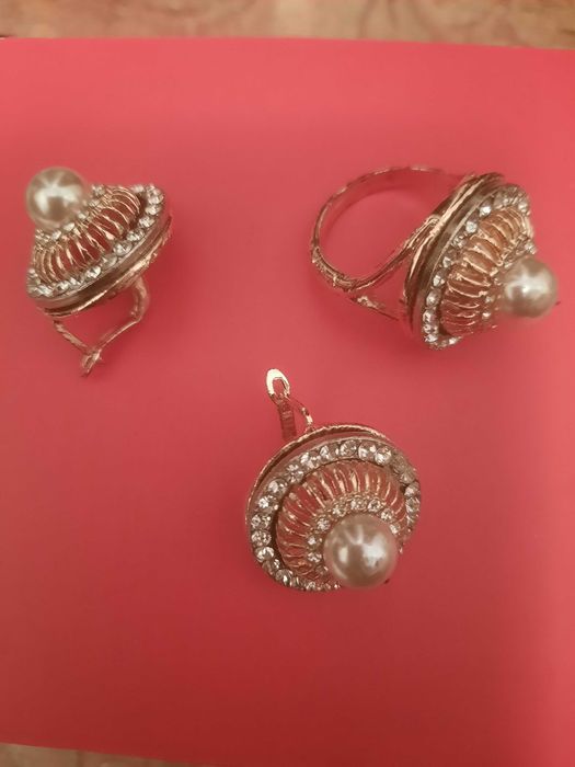 Продам ьидутерию, браслеты разные