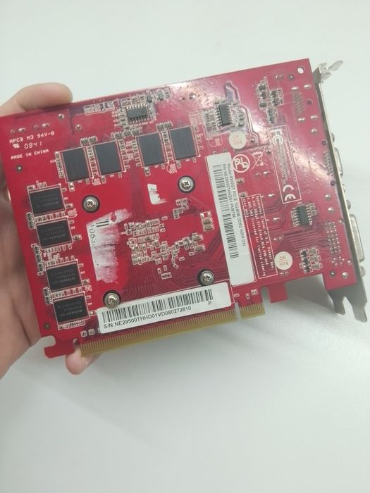 NVIDIA GeForce 9500 GT с 1 ГБ DDR2.