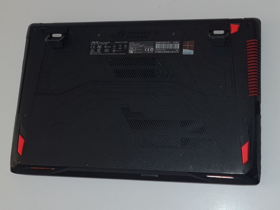 Игровой ноут Asus strix