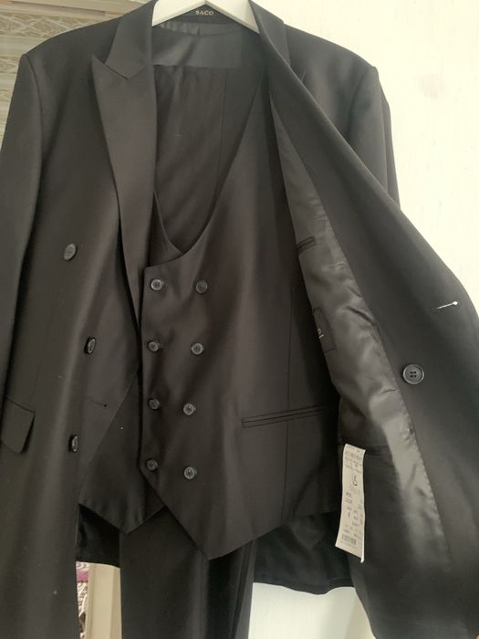 Костюмы. Тёмный синий и чёрный