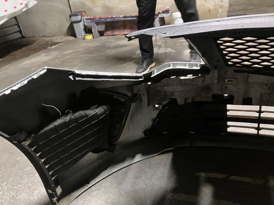 Передний бампер Оригинал