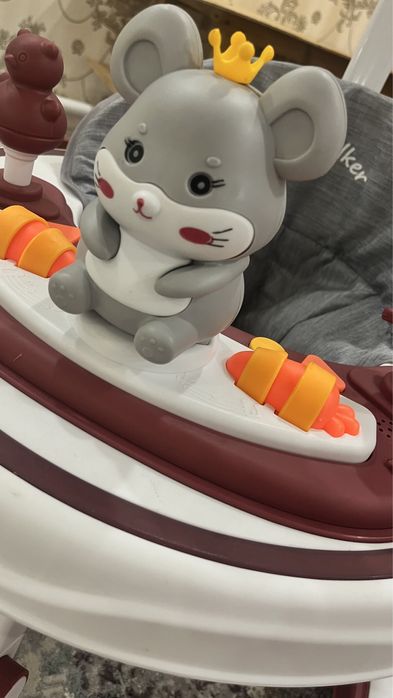 Ходунок детский красний