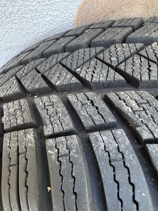 Anvelope de iarna 215 50 18,jante originale Skoda