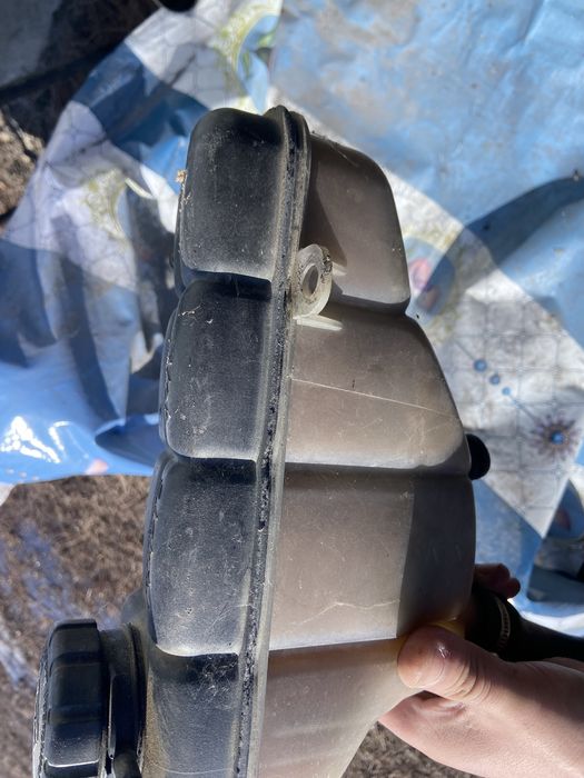 Бачок расшерителя мерс 202