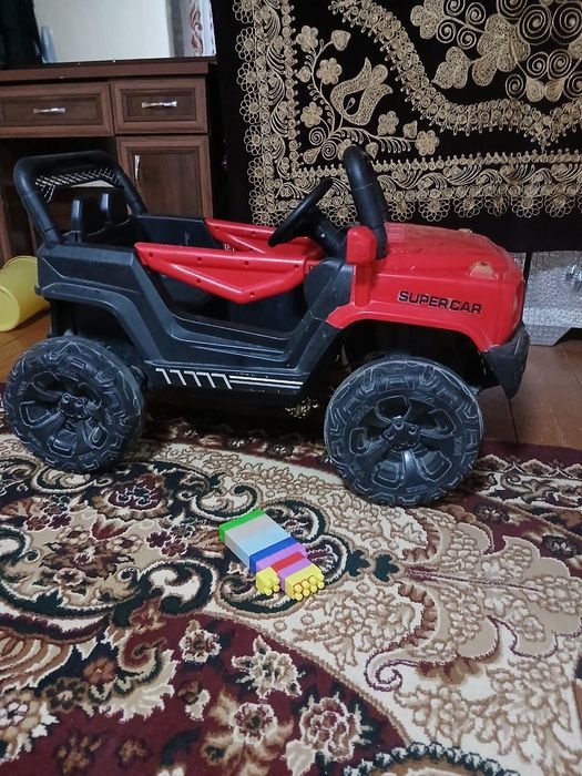 детская машинка jeep внедорожник