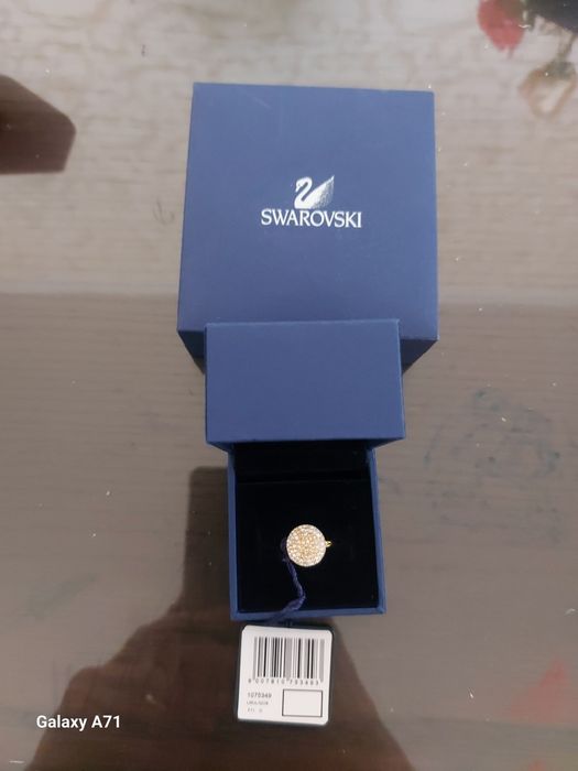 Продам кольцо  Swarovski original