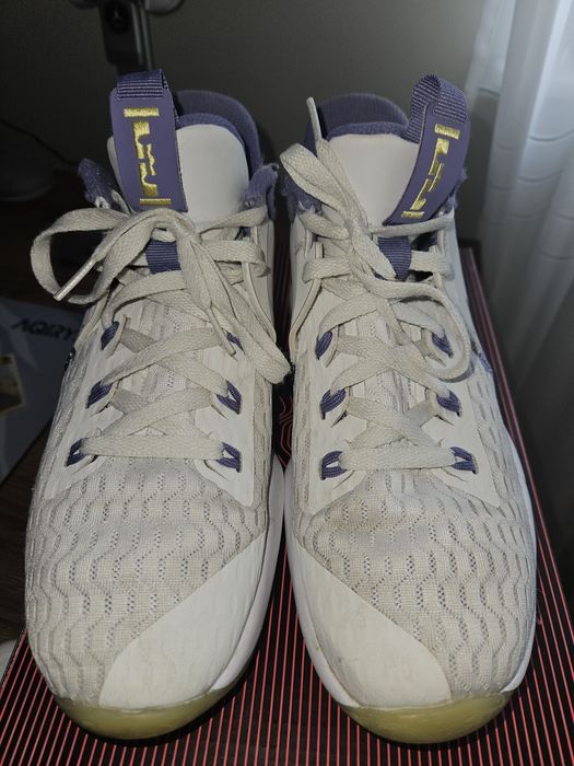 Vand adidasi LeBron Witness 5