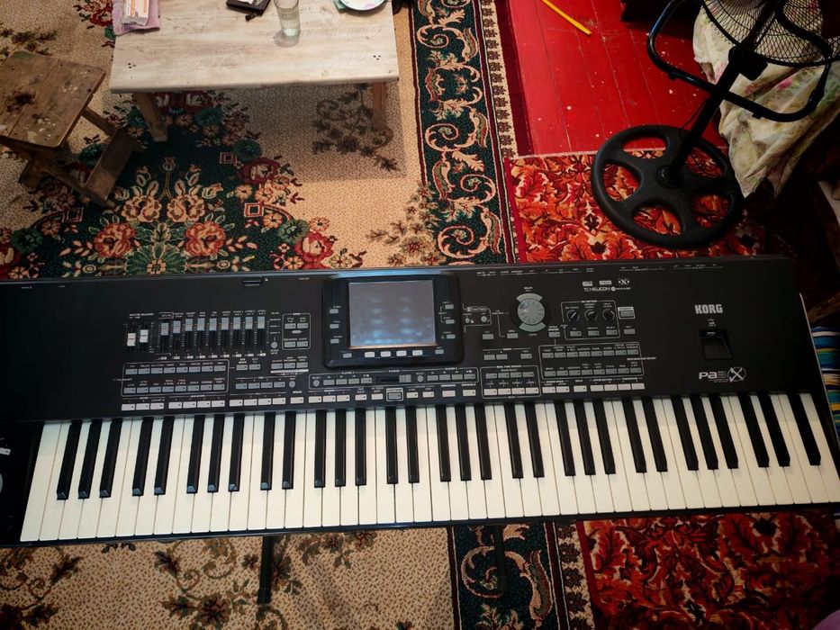 Продам, синтезатор KORG, в идеальном состоянии