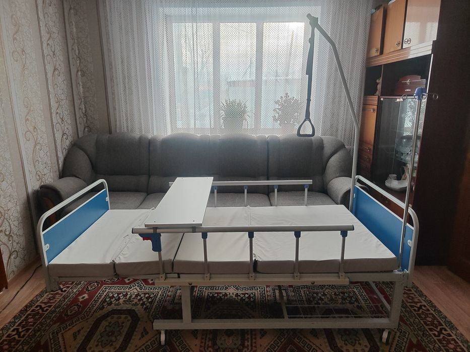 Медицинская кровать