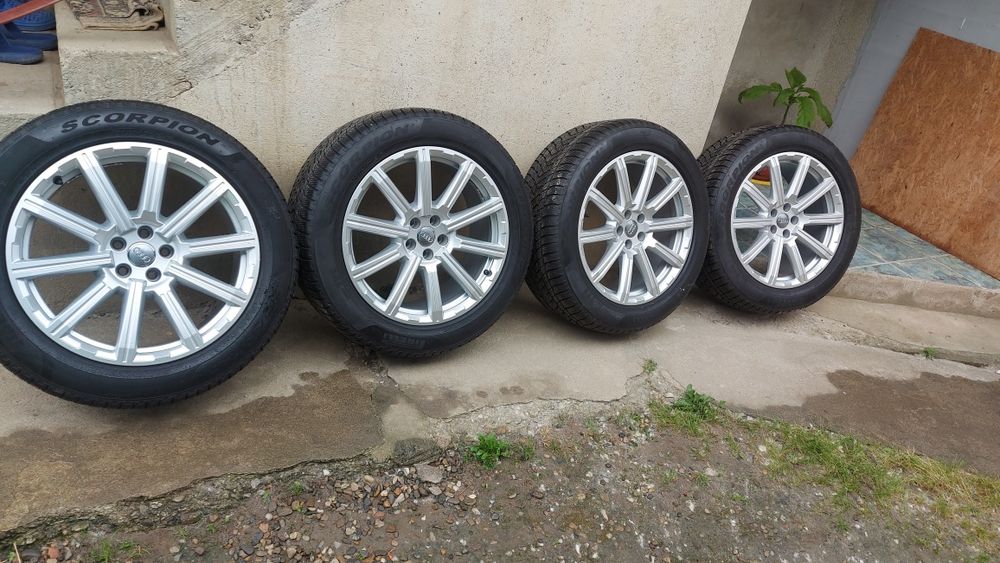 Janti cu cauciucuri 285/45 R20 pe audi Q7