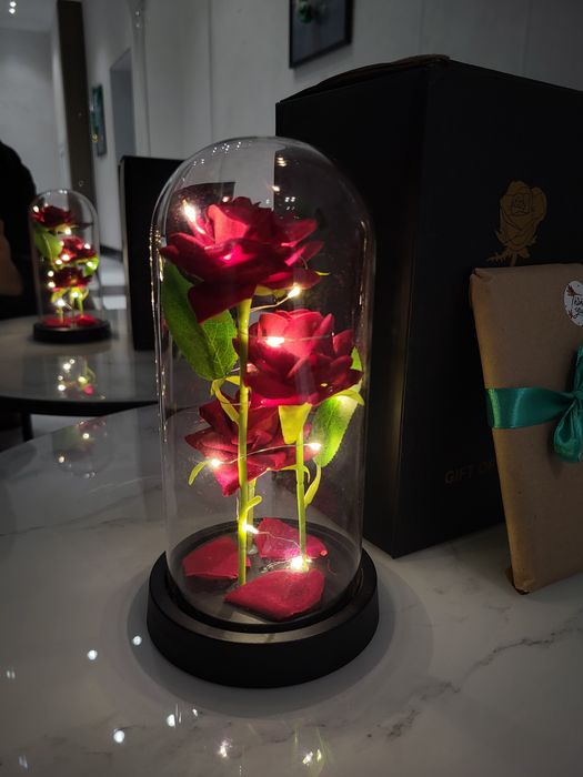 Роза в колбе 20 см + шоколад