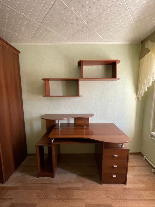 Стол компьютерный