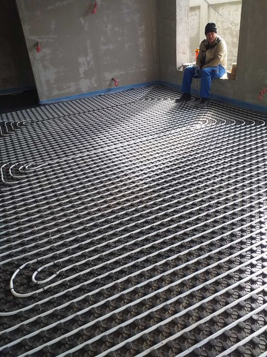 Instalatii sanitare incalzire in pardoseala.  sisteme complete H V AC