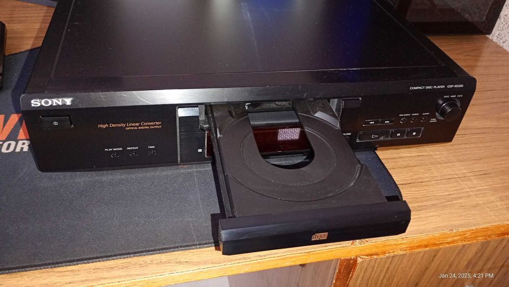 CD плеър Sony CDP XE-330 и магнетофон Unitra ZK-120 Grundig