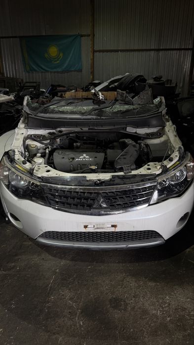 Mitsubishi Outlander XL все запчасти в наличий