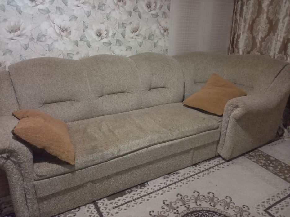 Срочно продам угловой диван