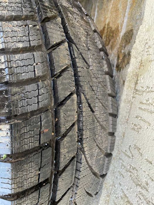 Зимни гуми 215/55/R16 Evergreen с джанти
