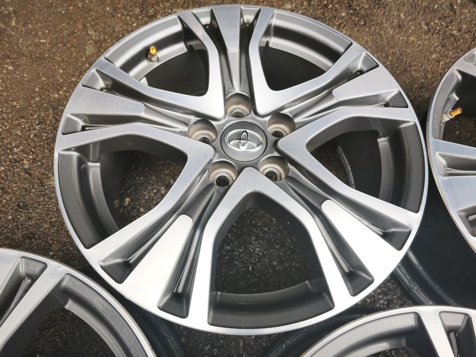 17" оригинални алуминиеви джанти за Toyota Rav 4