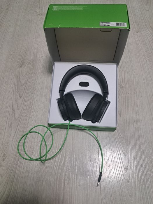 Vând  căști  Xbox noi