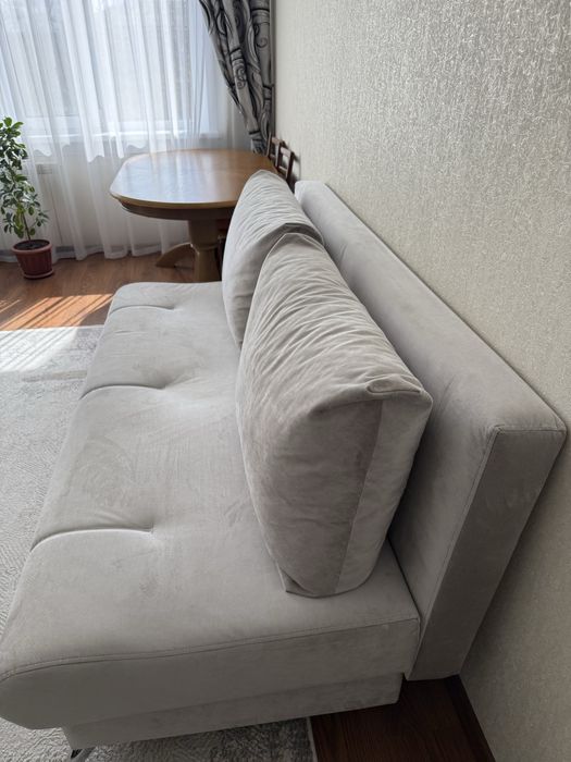 Продам диван прямой, серого цвета